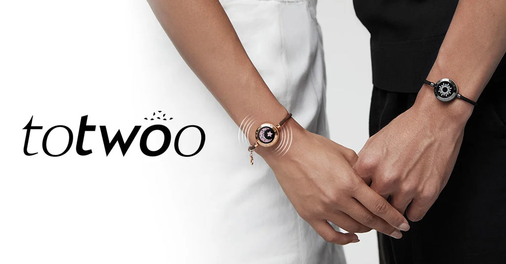 totwoo Long Distance touch Light up&Vibrate Bracelets for Couples, Long Distance Relationship Gifts Smart Sun&Moon Love Bracelet